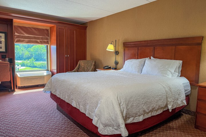Room 6 of 14