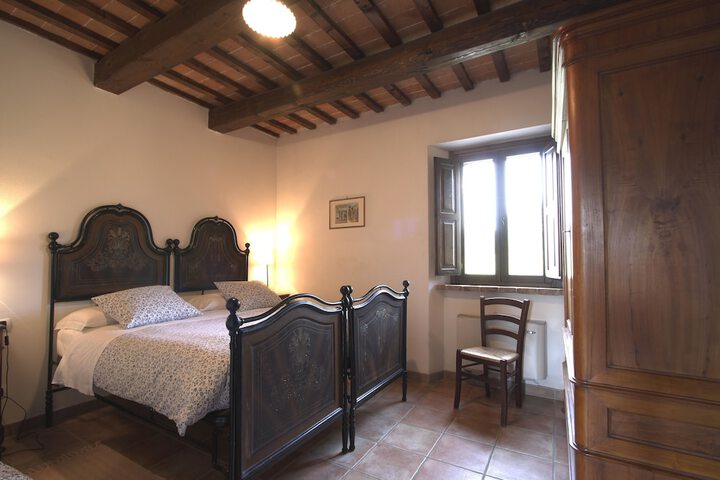 Room 4 of 31
