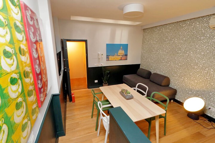 Room 9 of 35