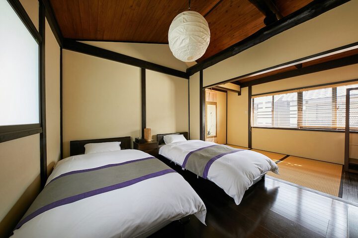 Room 4 of 13