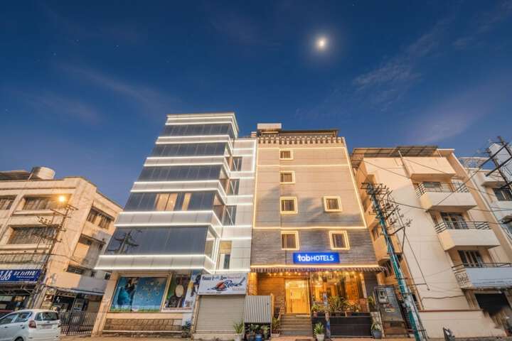Fabhotel Sri Krishna Suites