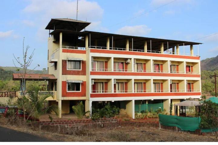Sea Lord Hotel