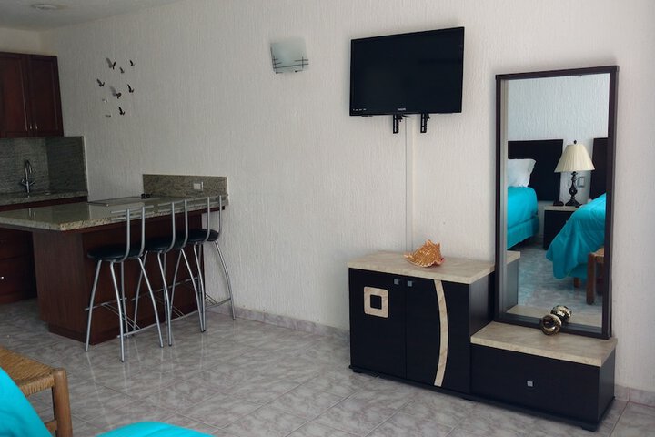 Room 9 of 28