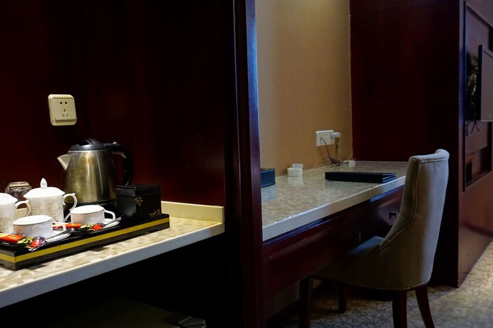 Room 10 of 21