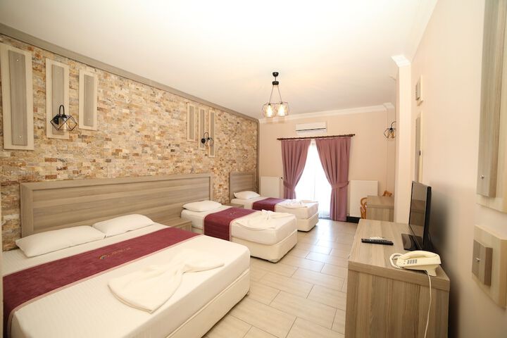 Room 12 of 48