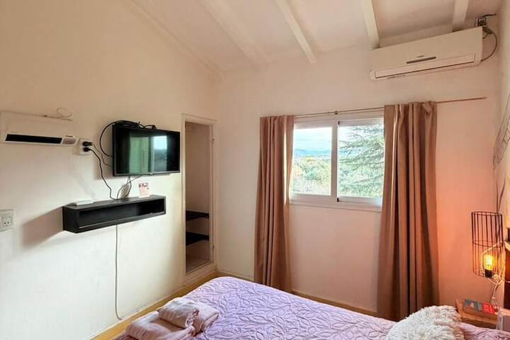 Room 25 of 79