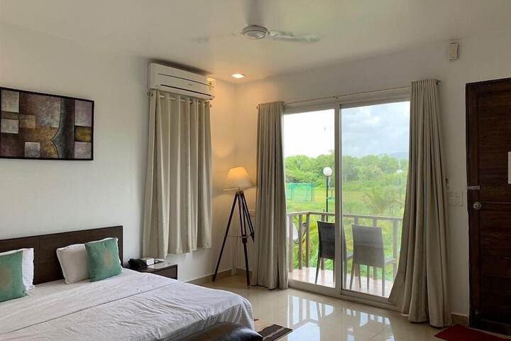Room 2 of 9