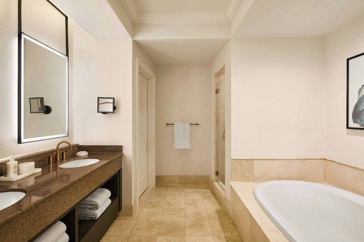 Room 44 of 192