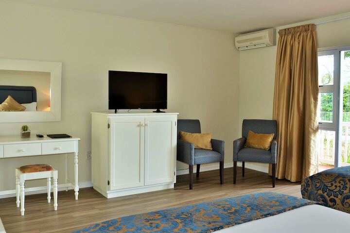 Room 14 of 37