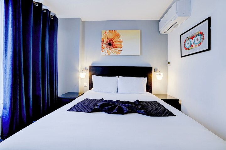 Room 32 of 63