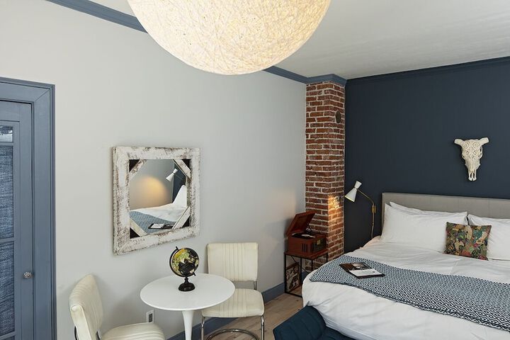Room 3 of 16