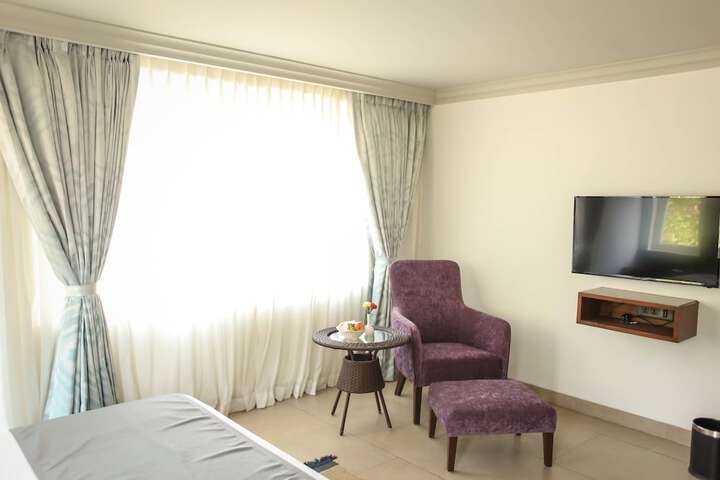 Room 9 of 40