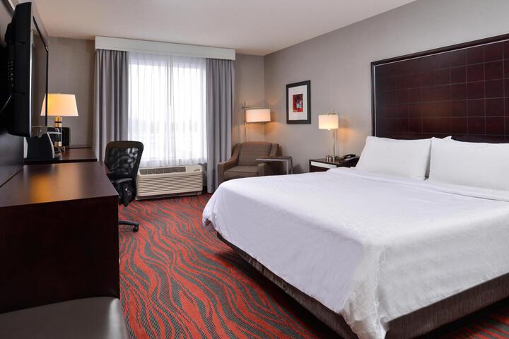 1 King Bed (9 of 12)