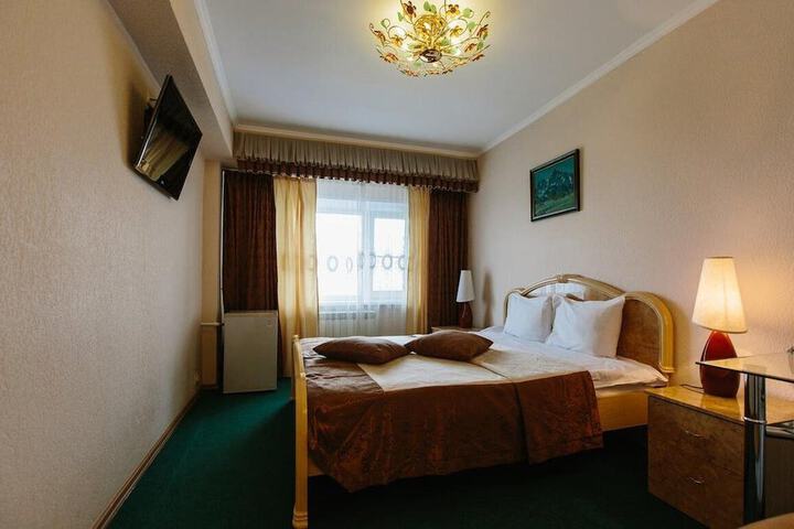 Room 8 of 34