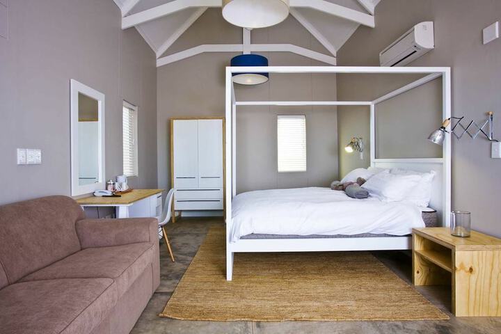 Room 2 of 14