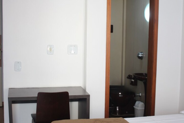 Room 8 of 22