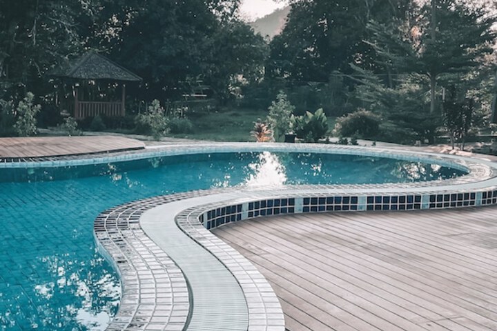 Pool 15 of 30