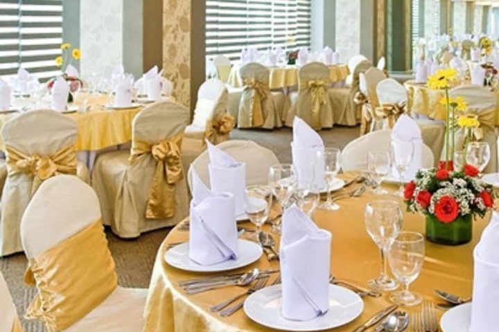 Ballroom/Hall 21 of 28