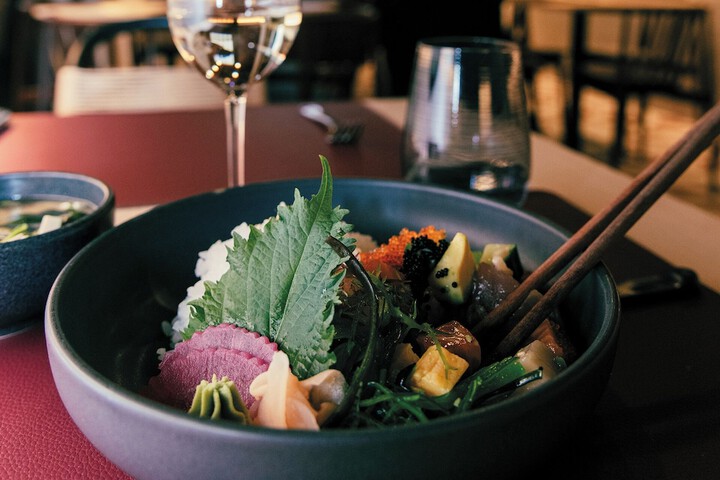 Dining 82 of 96
