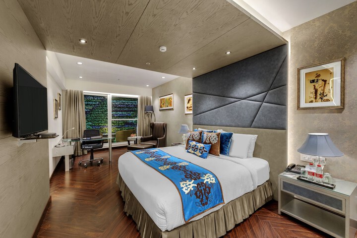 Room 12 of 75