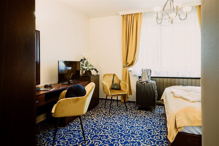 Room 8 of 47