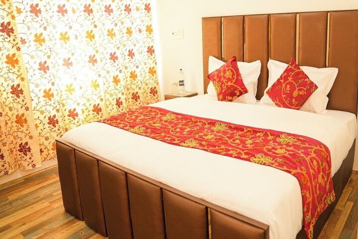 Room 14 of 18