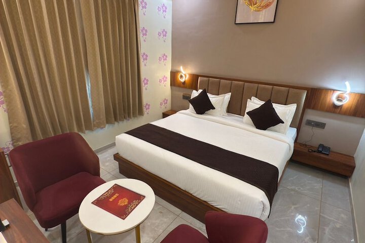 Room 4 of 6