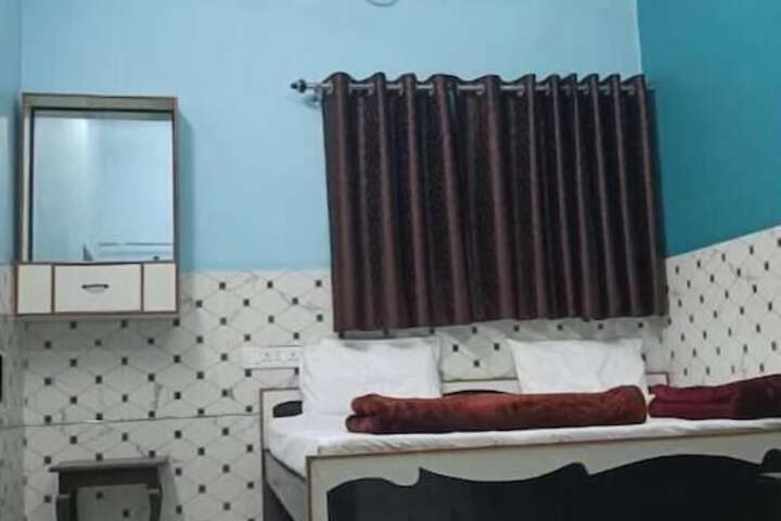 Room 13 of 43