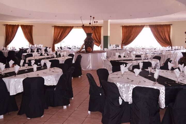 Ballroom/Hall 9 of 17