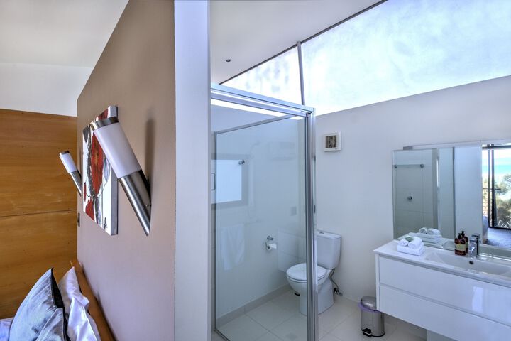 Room 2 of 17