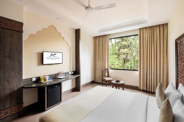 Room 15 of 34