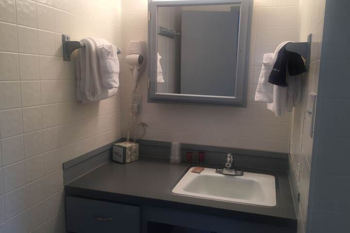 Room 143 of 175