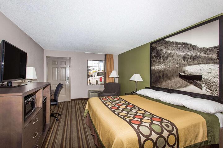 1 King Bed Accessible (2 of 5)