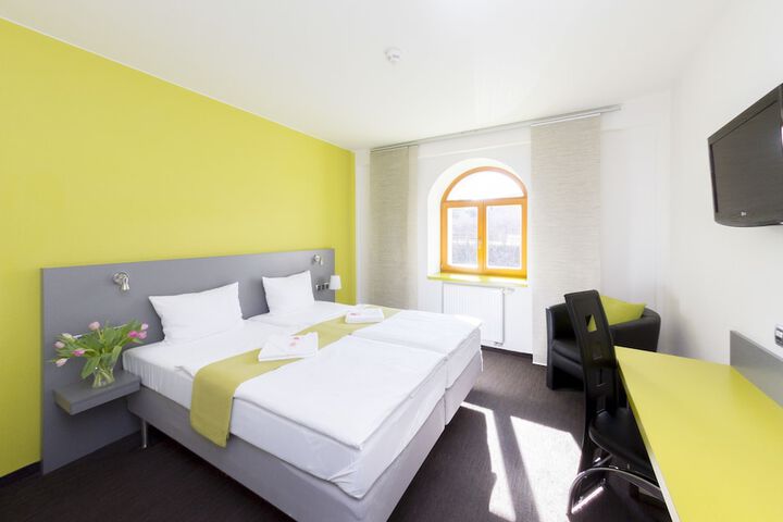 Room 13 of 31