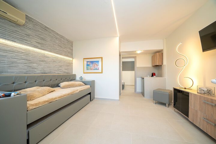 Room 7 of 54