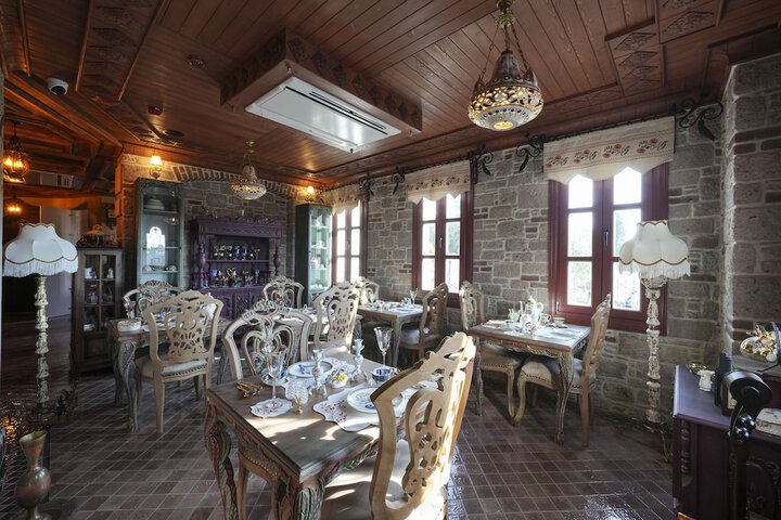 Dining 100 of 171