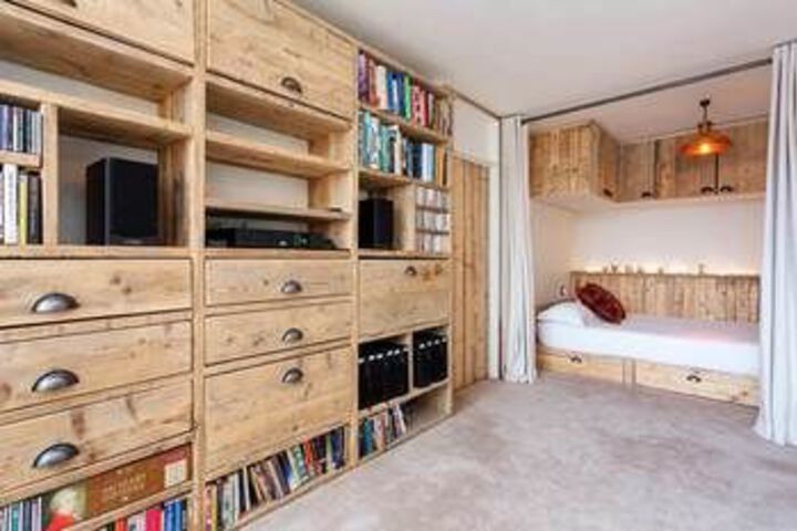 Room 6 of 20