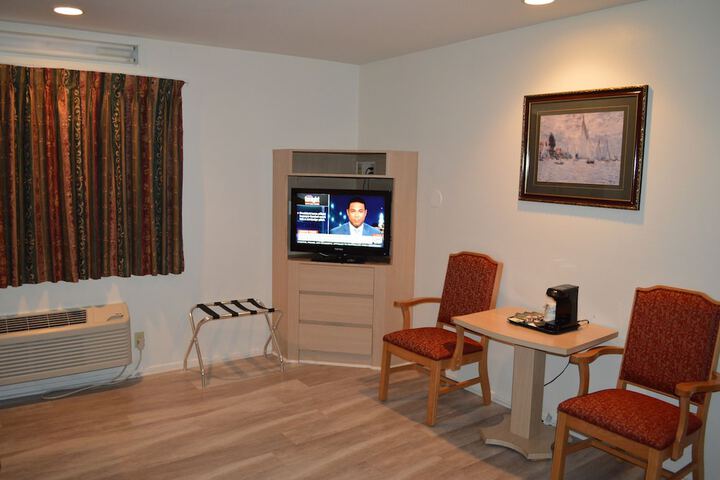 Room 12 of 37