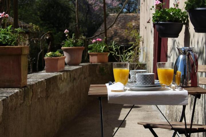 Breakfast/Coffee Service 50 of 52