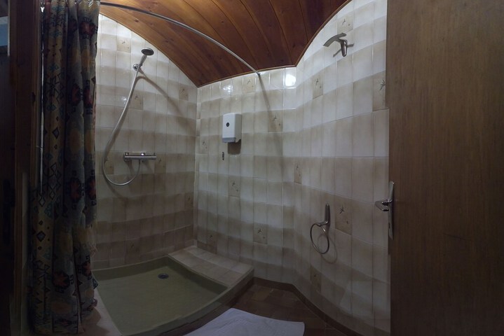 Room 48 of 60