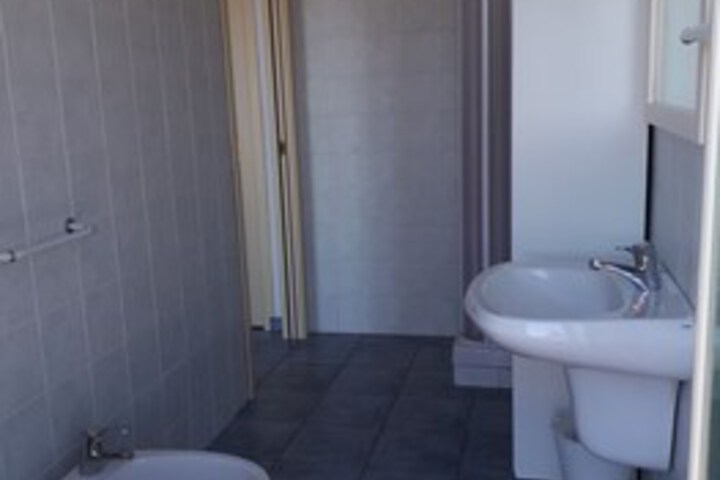 Room 5 of 40