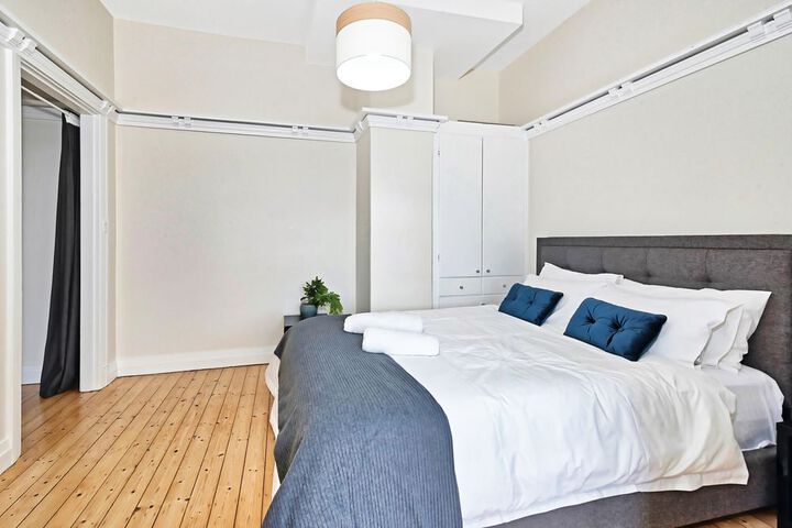 Room 3 of 39