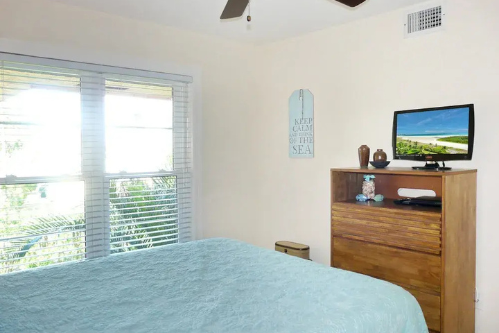 Room 5 of 18