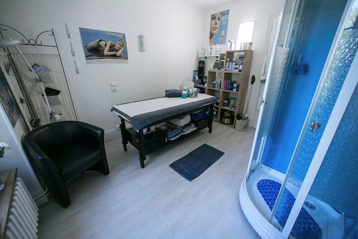 Room 15 of 34