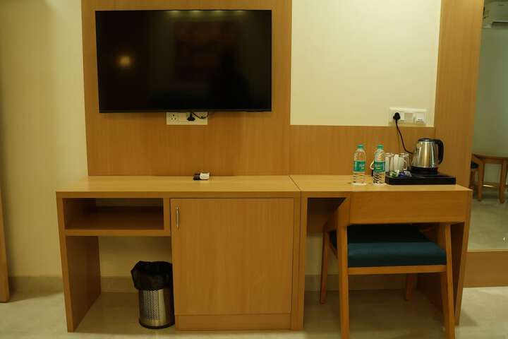 Room 18 of 25