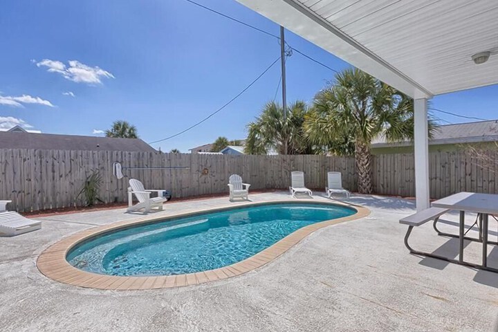 Pool 19 of 21