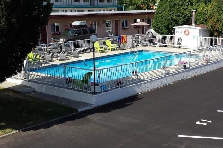 Pool 60 of 99