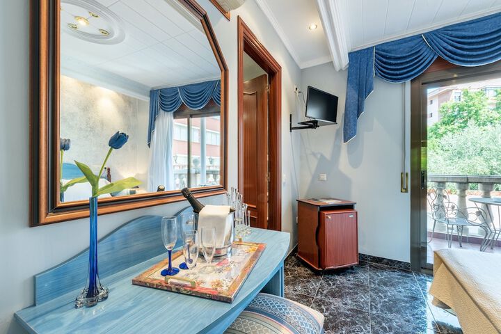 Room 42 of 103