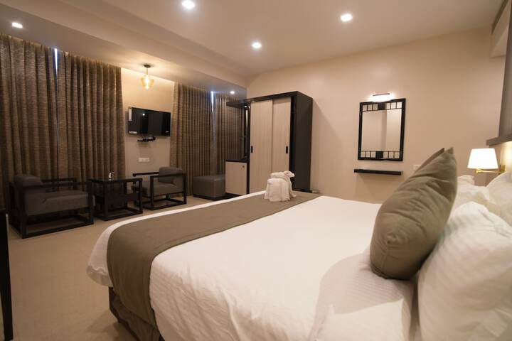 Room 11 of 30