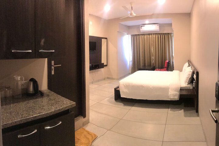 Room 5 of 33
